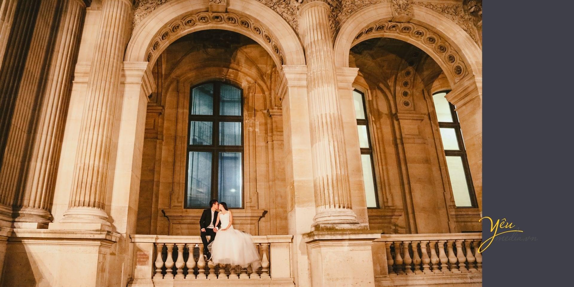 ảnh cưới chụp tòa nhà kiến trúc châu âu