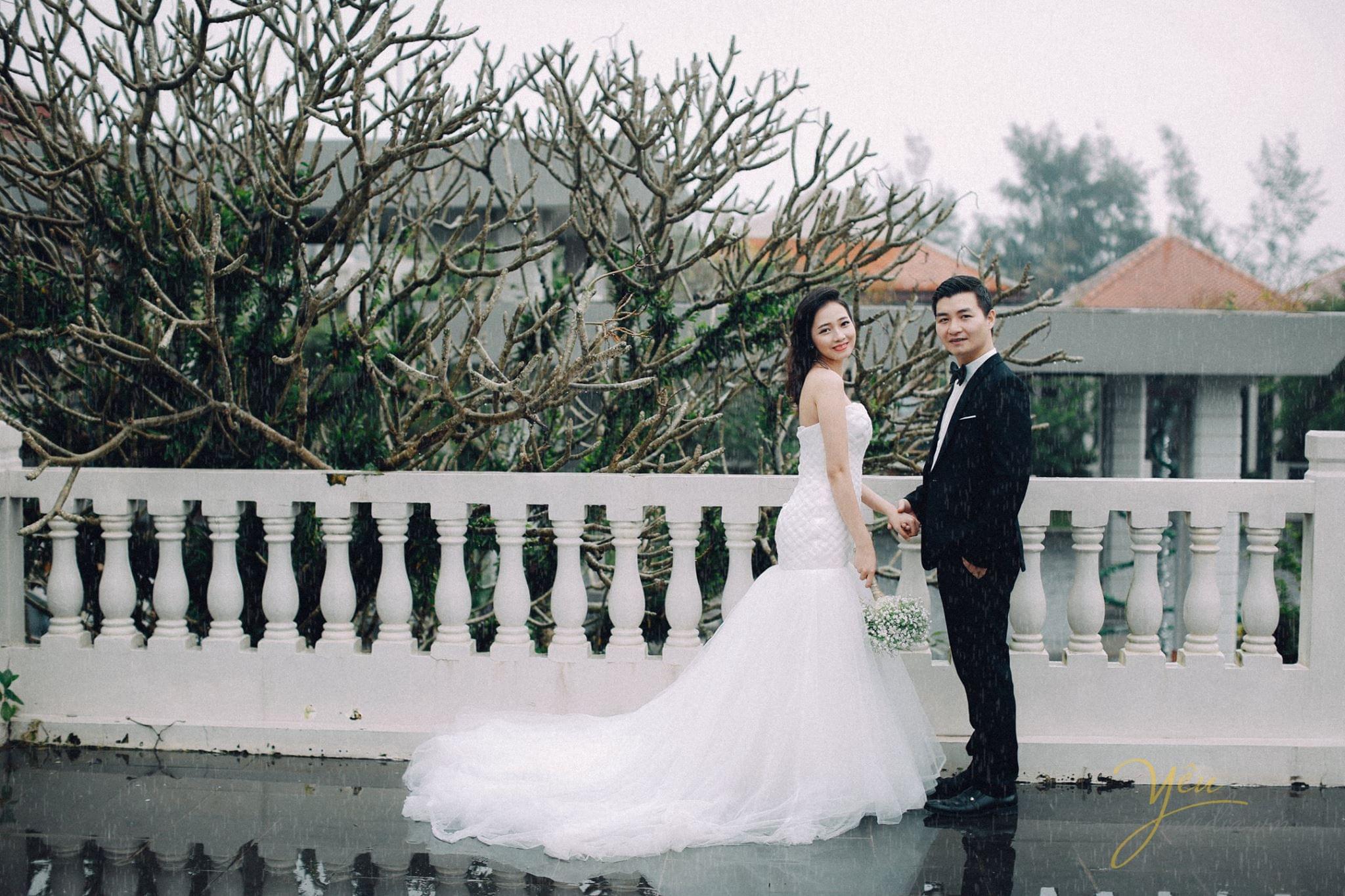 chụp ảnh cưới trời mưa hoa đại