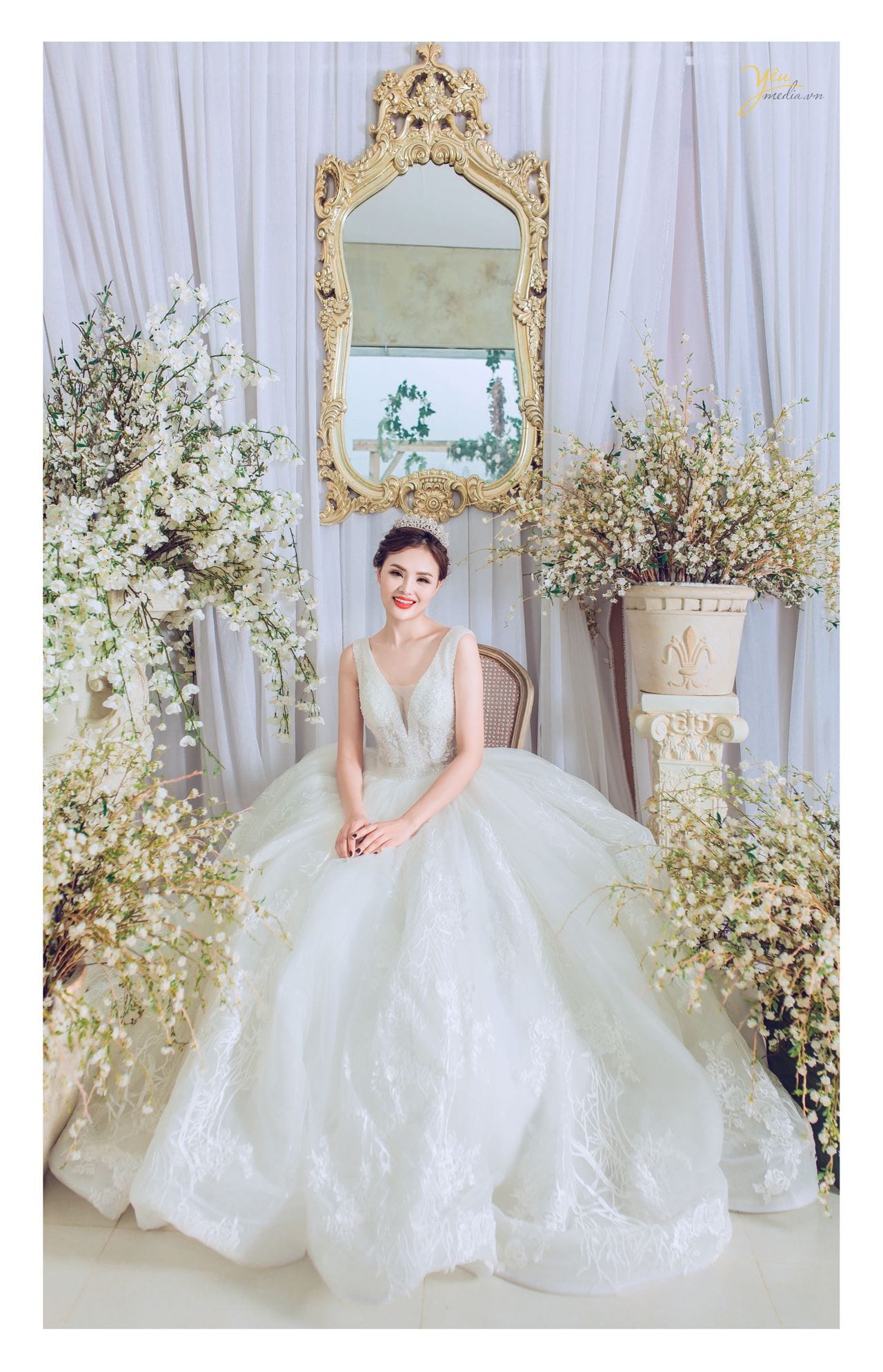 ảnh chụp cô dâu đơn ngồi như công chúa