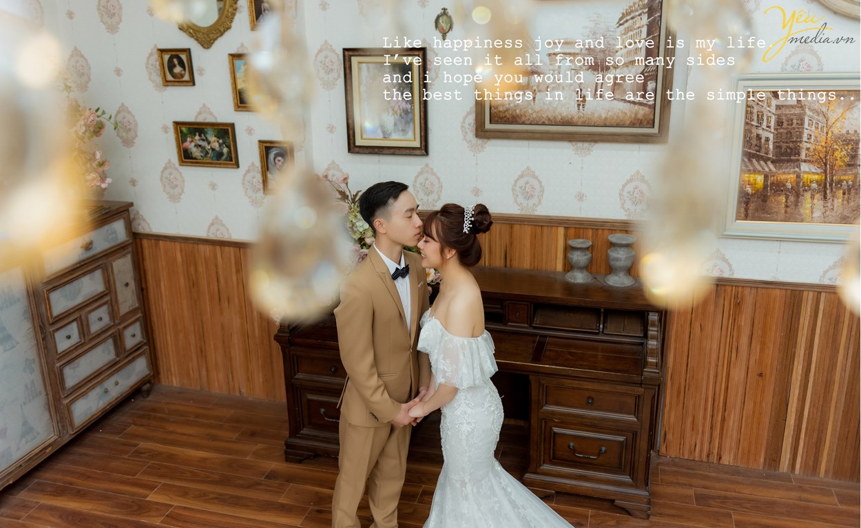 Album ảnh cưới chụp buổi tối lãng mạn tại Santorini Park Yên Sở: cặp Việt Anh - Duy Anh