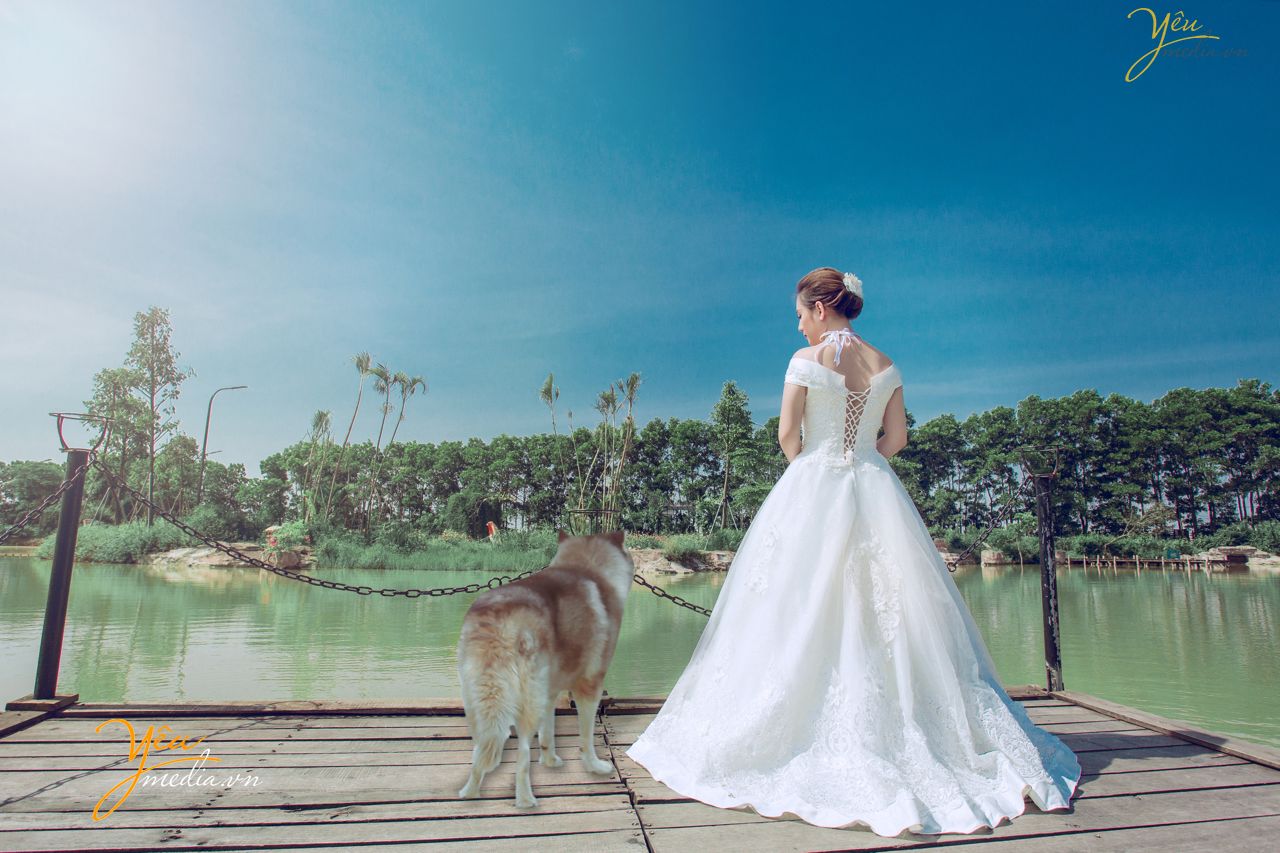 ảnh cưới đẹp với phù dâu chú chó đặc biệt