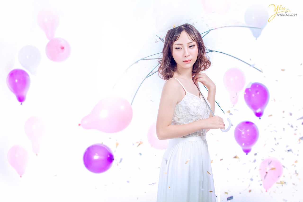 vẻ mặt suy tư, đượm buồn