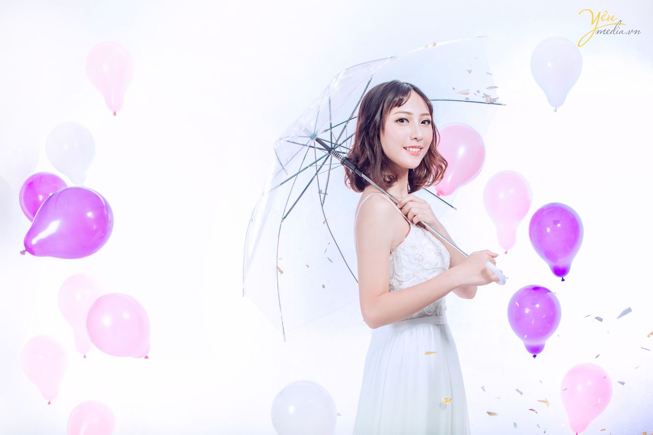 cô dâu tỏa sáng trong bộ váy 2 dây thướt tha