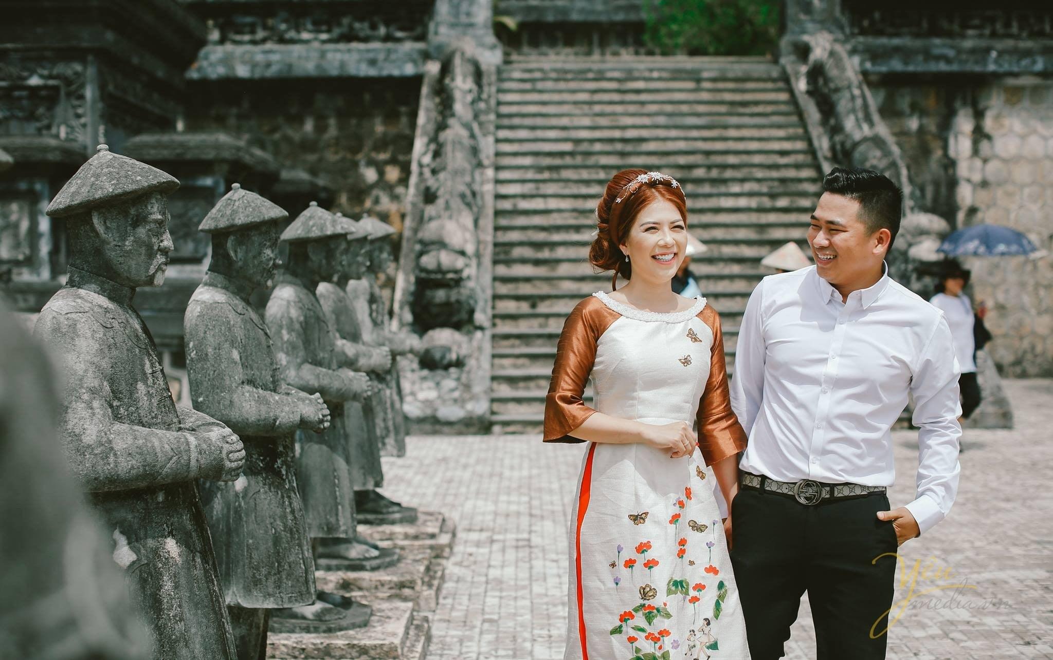 ảnh kỷ niệm cưới áo dài cách tân