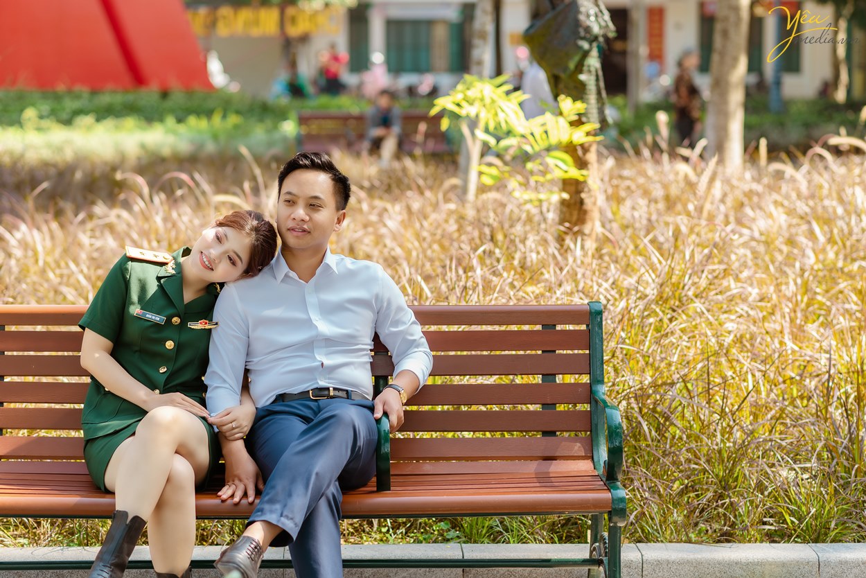 Ảnh cưới đẹp chụp trong studio sang trọng đơn giản và phố phường HN: đôi Dũng - Tâm