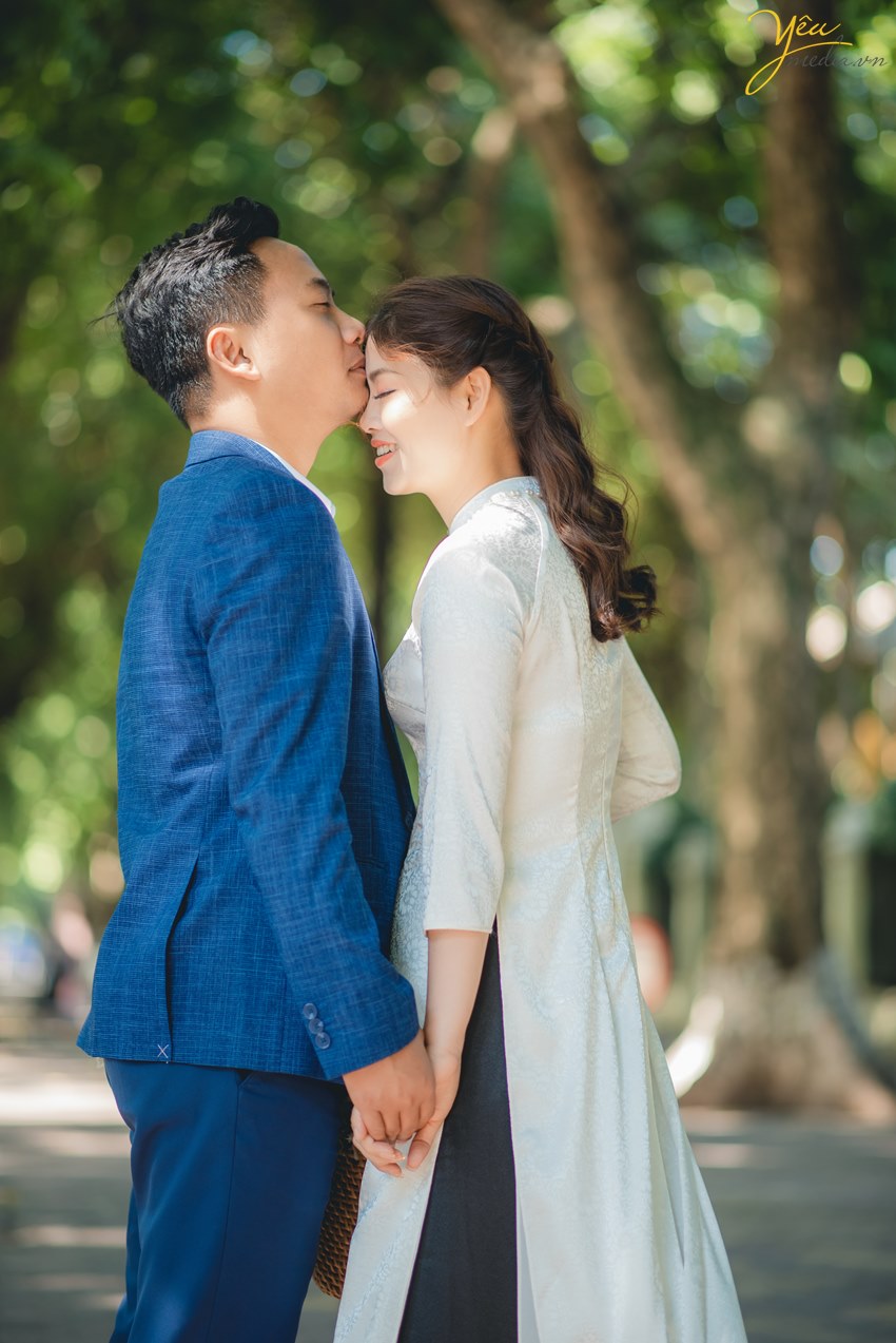 Ảnh cưới đẹp chụp trong studio sang trọng đơn giản và phố phường HN: đôi Dũng - Tâm