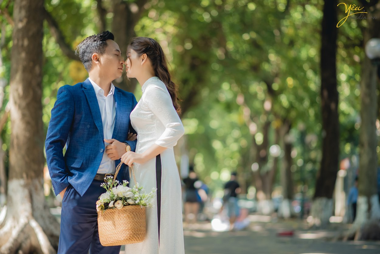 Ảnh cưới đẹp chụp trong studio sang trọng đơn giản và phố phường HN: đôi Dũng - Tâm