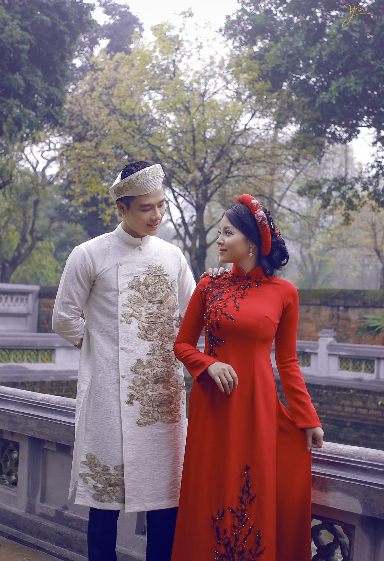 ảnh chụp cưới áo dài truyền thống khăn xếp tại văn miếu