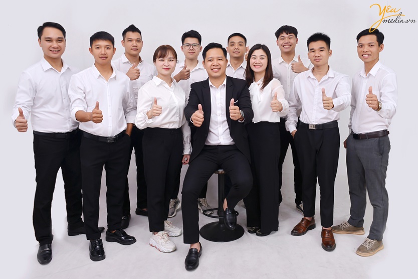 Bộ ảnh chụp profile cá nhân và tập thể công ty trong studio