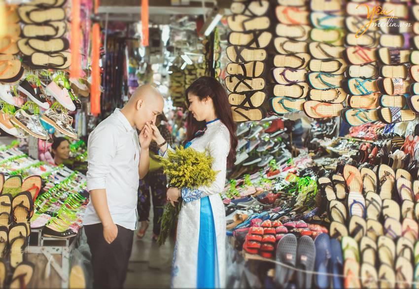 Ảnh cưới chụp tại chợ Đông Ba