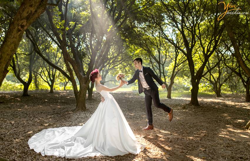 chụp ảnh cưới tại vườn nhãn Vĩnh Tuy
