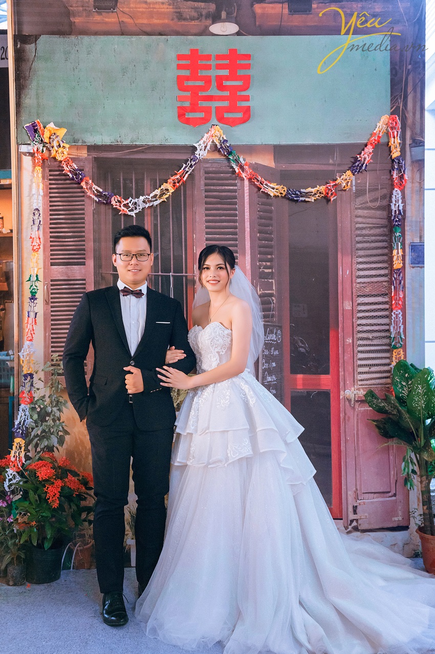 ảnh chụp cưới retro triển lãm tình son marry yêu media tài trợ