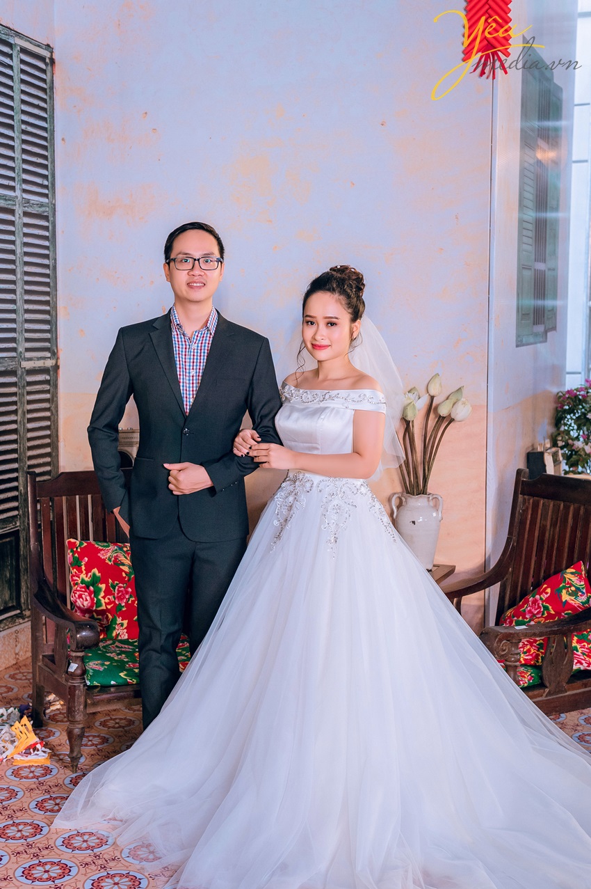 ảnh chụp cưới retro triển lãm tình son marry yêu media tài trợ