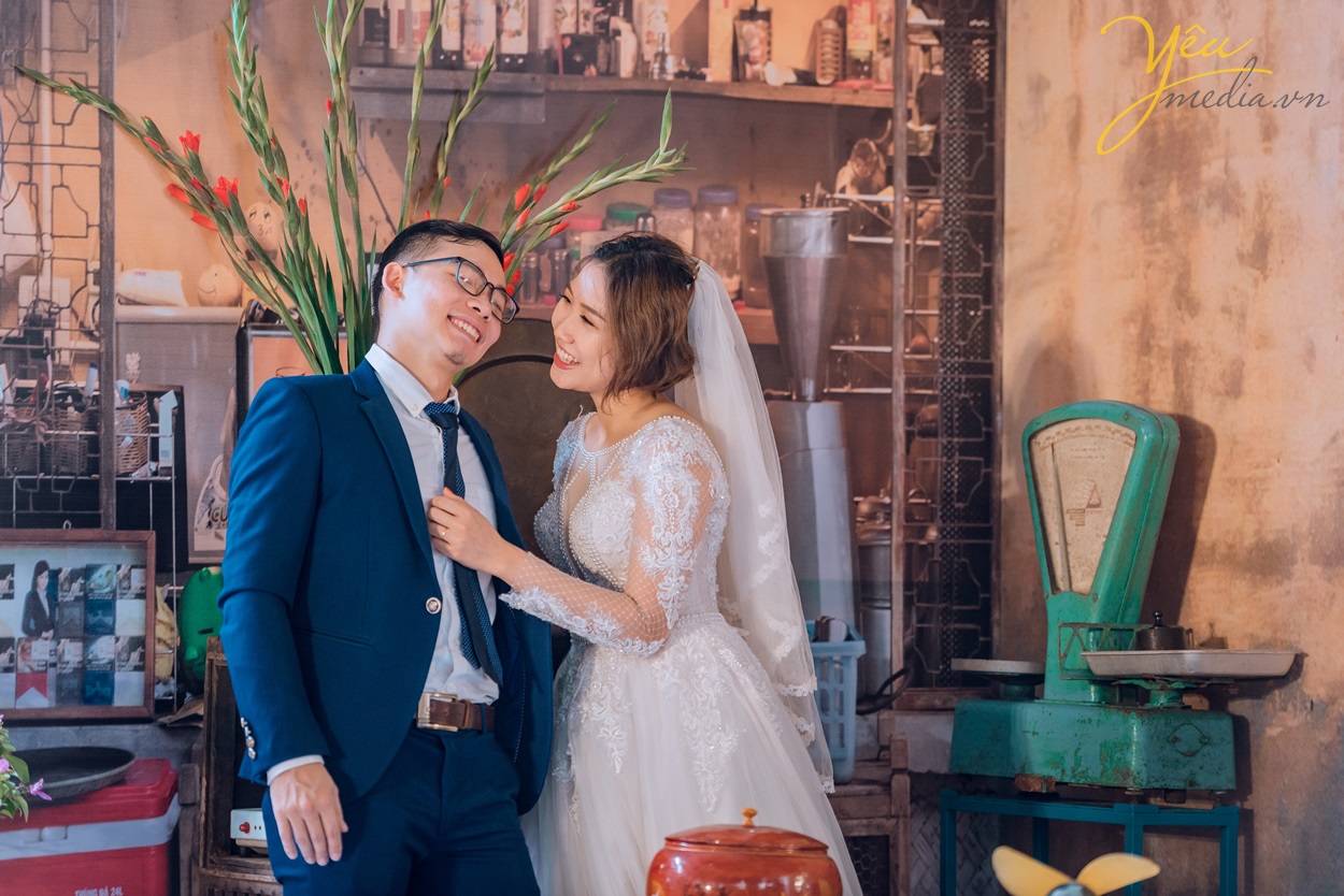 ảnh chụp cưới retro triển lãm tình son marry yêu media tài trợ
