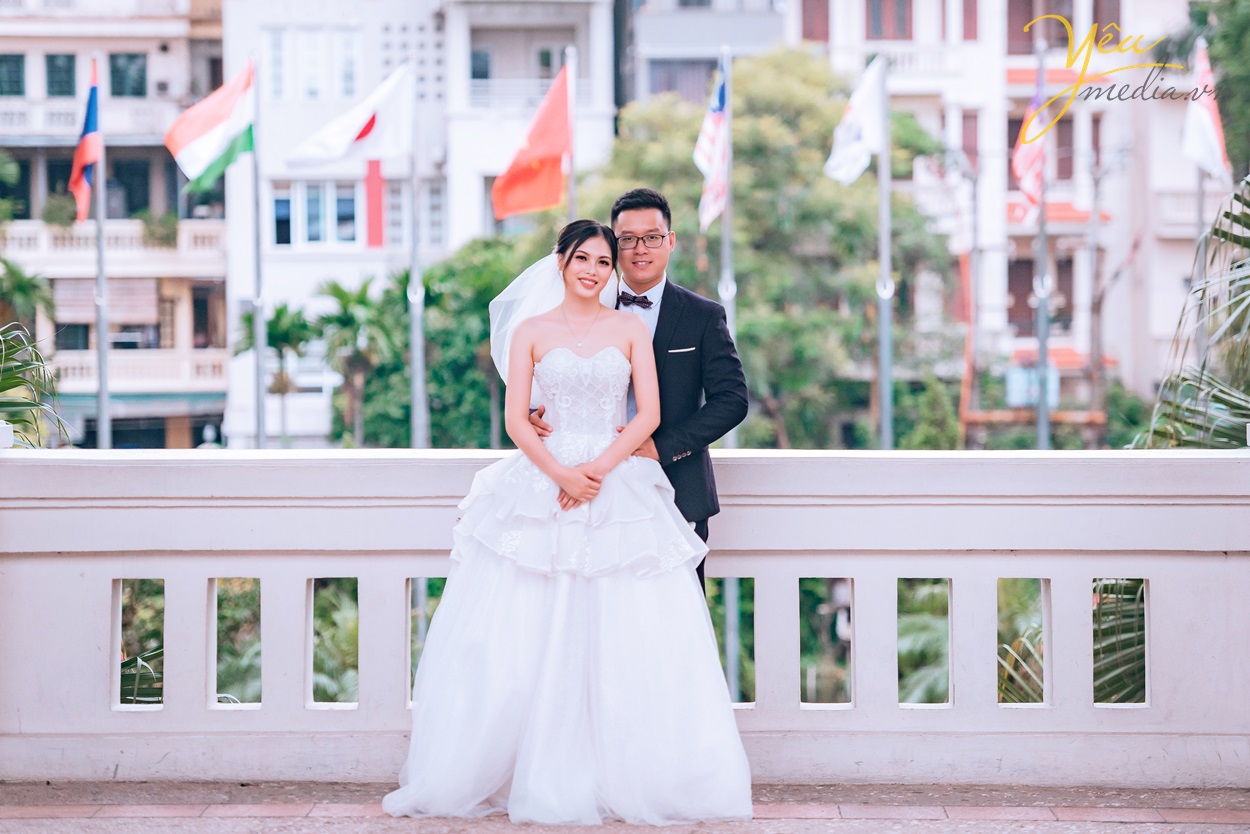 ảnh chụp cưới retro triển lãm tình son marry yêu media tài trợ