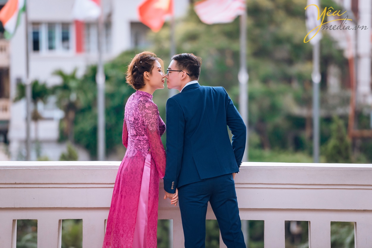 ảnh chụp cưới retro triển lãm tình son marry yêu media tài trợ