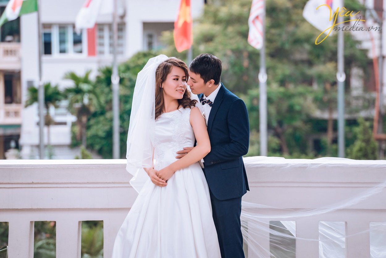 ảnh chụp cưới retro triển lãm tình son marry yêu media tài trợ