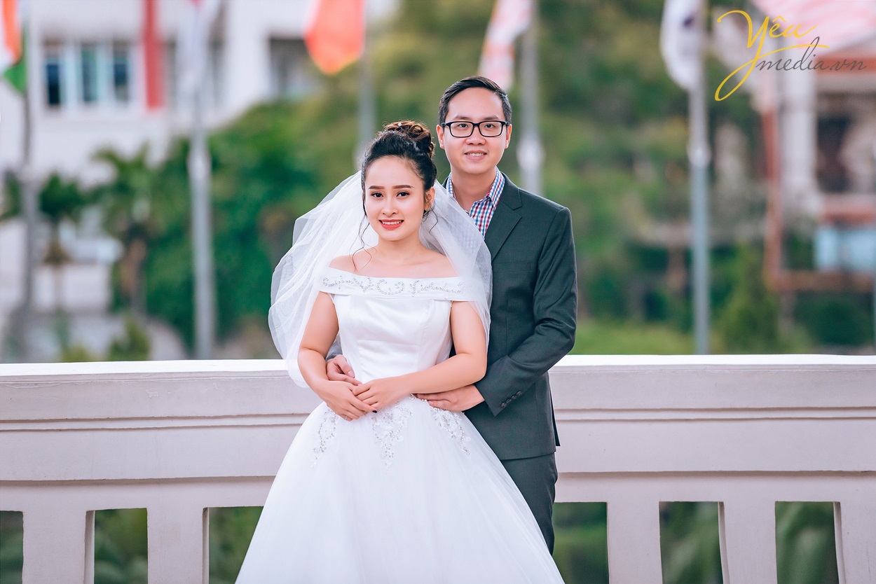 ảnh chụp cưới retro triển lãm tình son marry yêu media tài trợ