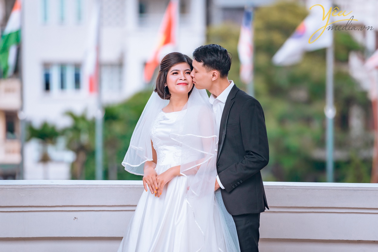 ảnh chụp cưới retro triển lãm tình son marry yêu media tài trợ