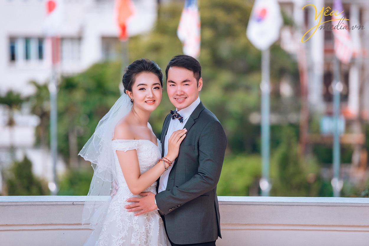 ảnh chụp cưới retro triển lãm tình son marry yêu media tài trợ