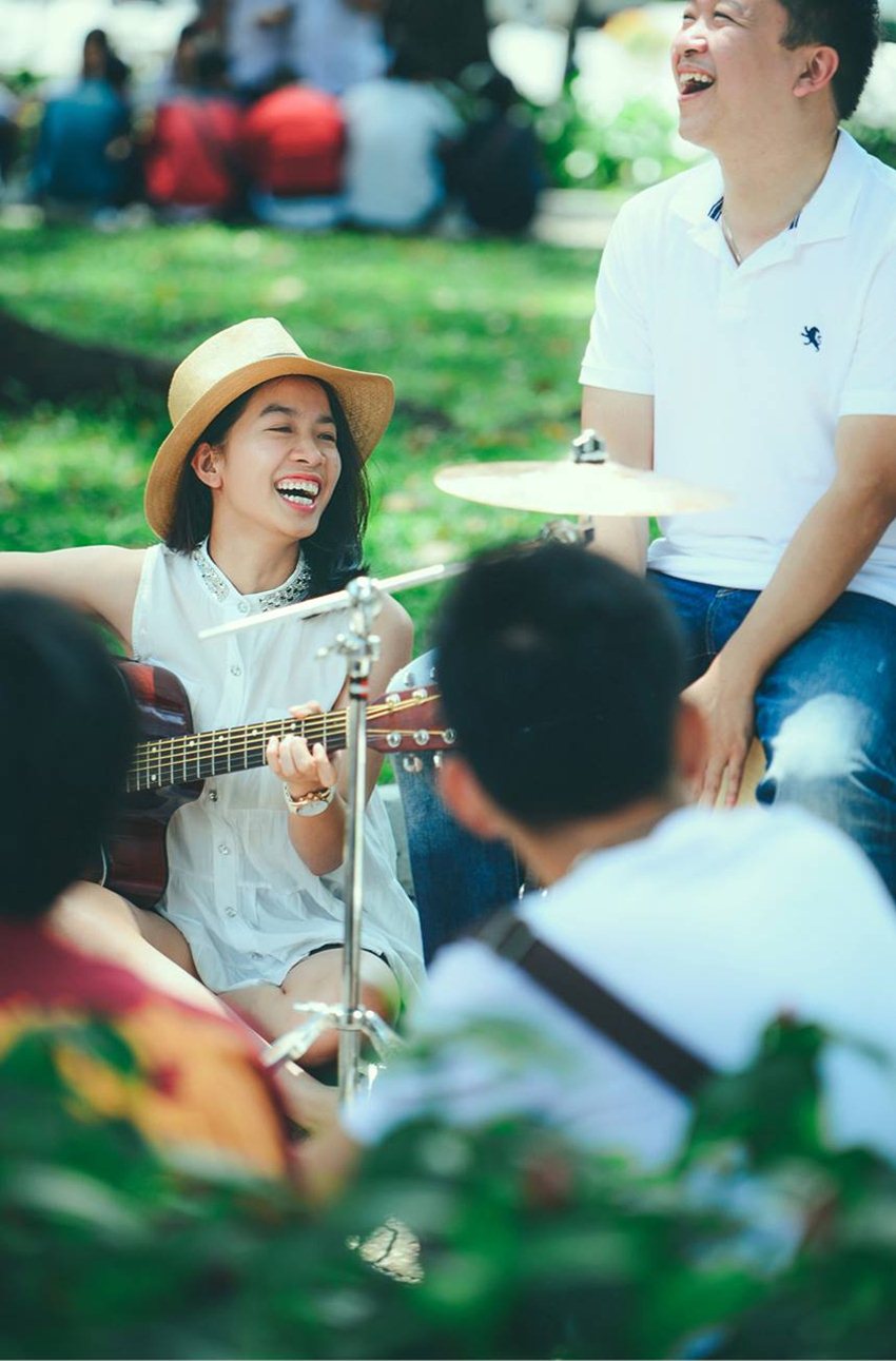 ca hát trên đường phố