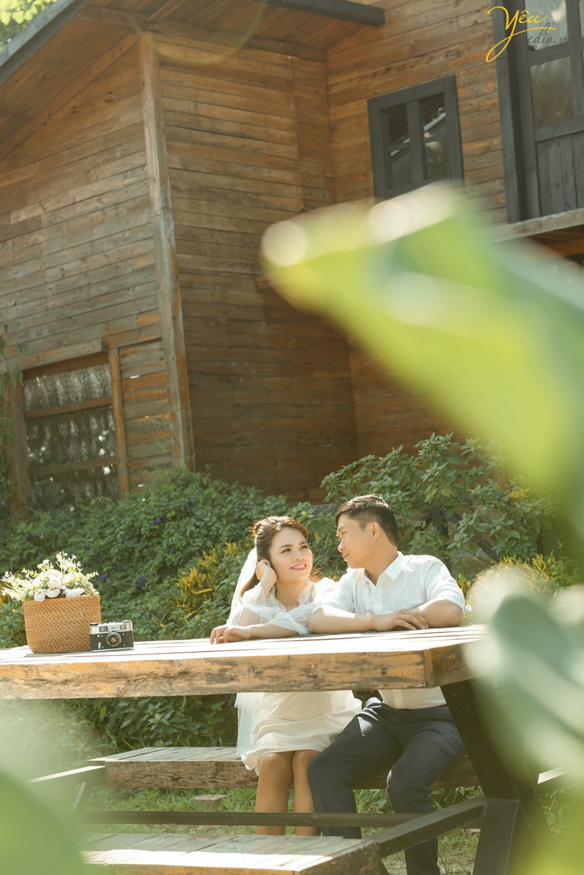 Ảnh cưới đẹp chụp ở phố phường Hà Nội và phim trường Santorini Park: đôi Nghĩa - Yến
