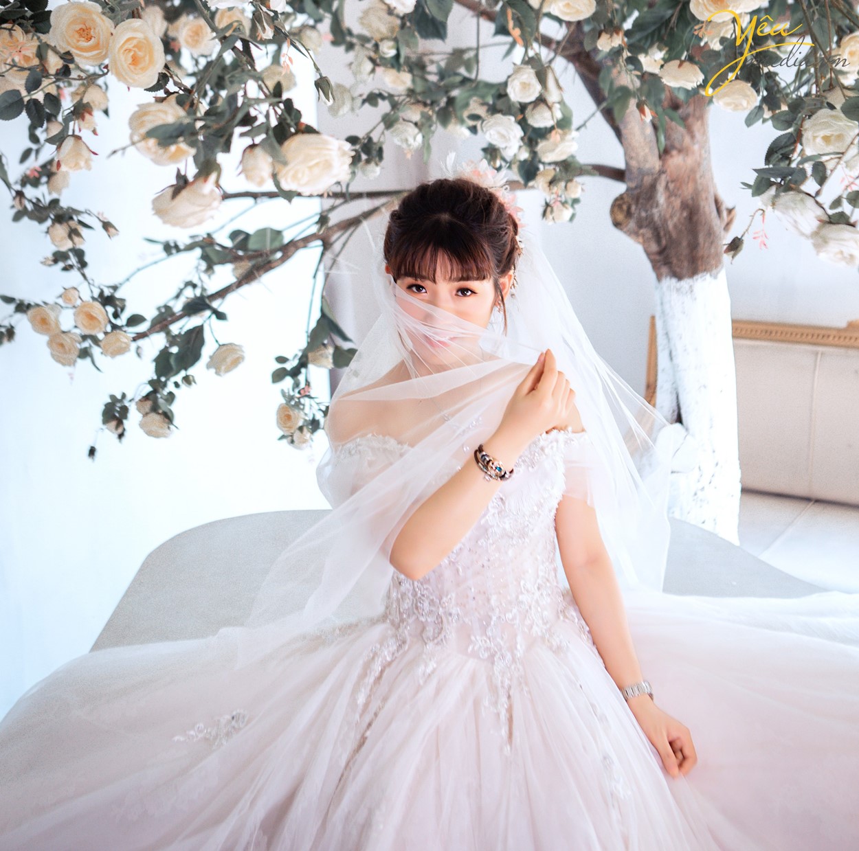 ảnh cưới lãng mạn trong phim trường hà nội chụp ở đâu