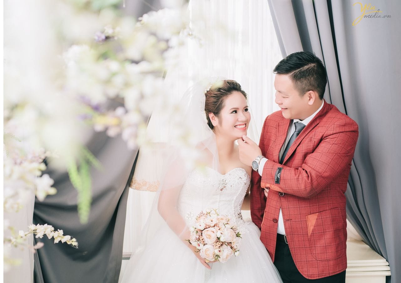 ảnh cưới đẹp chụp phim trường trong nhà