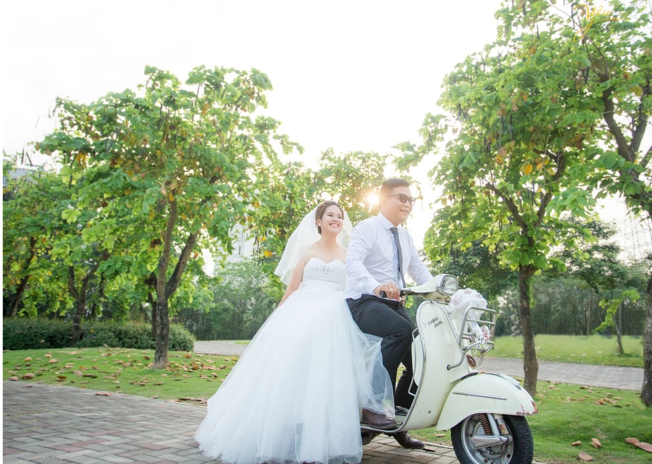 ảnh cưới ngoại cảnh chụp tại công viên yên sở