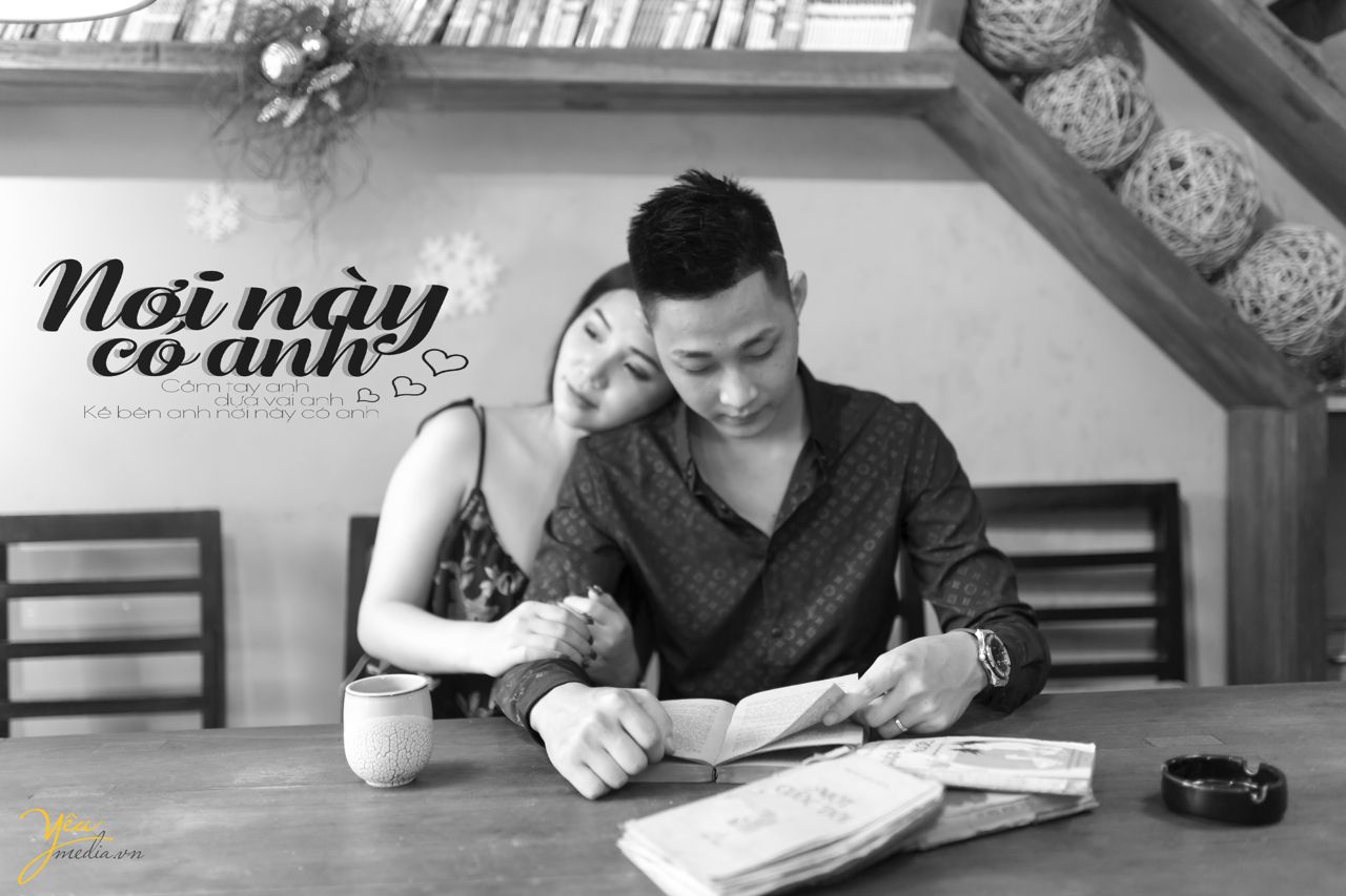 ảnh đôi tình cảm tại quán cà phê