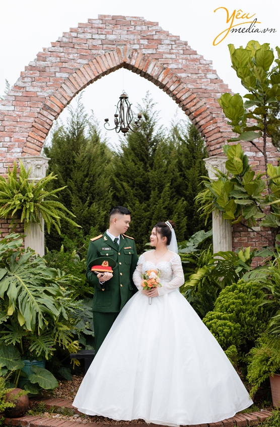 Bộ ảnh cưới của cặp đôi Hồng Loan và anh bộ đội Thế Nam