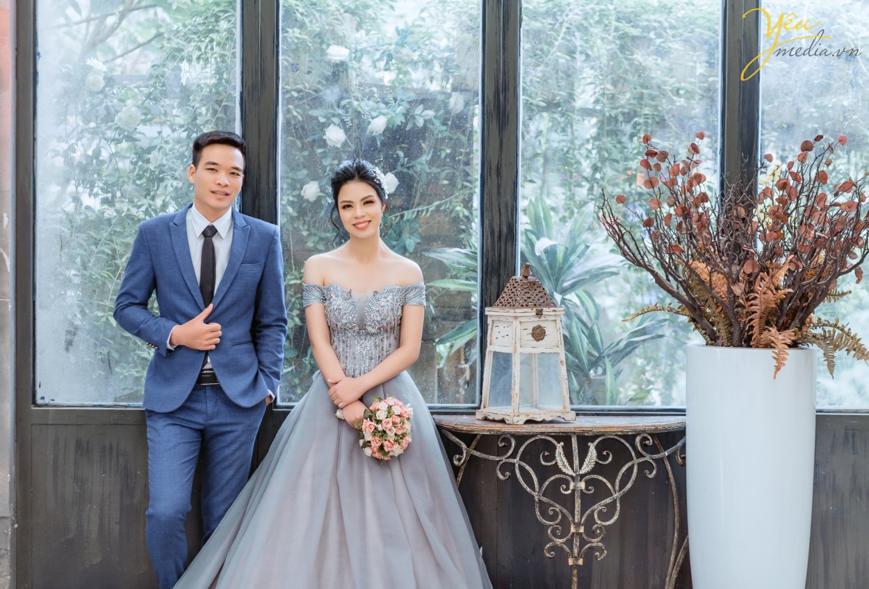 Nhưng có lẽ khi đến Thảo nguyên hoa thì điều hấp dẫn các bạn trẻ và cặp đôi đến chụp ảnh cưới vẫn cứ là cánh đồng hoa trải dài tít tắp không ...