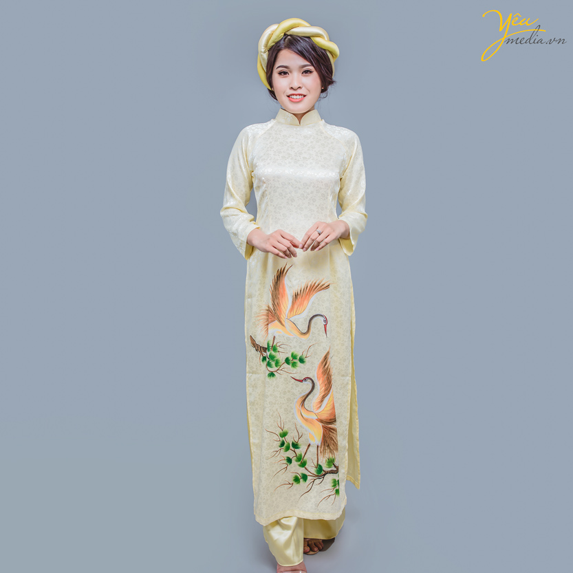 đường máy chỉn chu, chất liệu vải gấm cao cấp làm tôn lên vóc dáng nười mặc