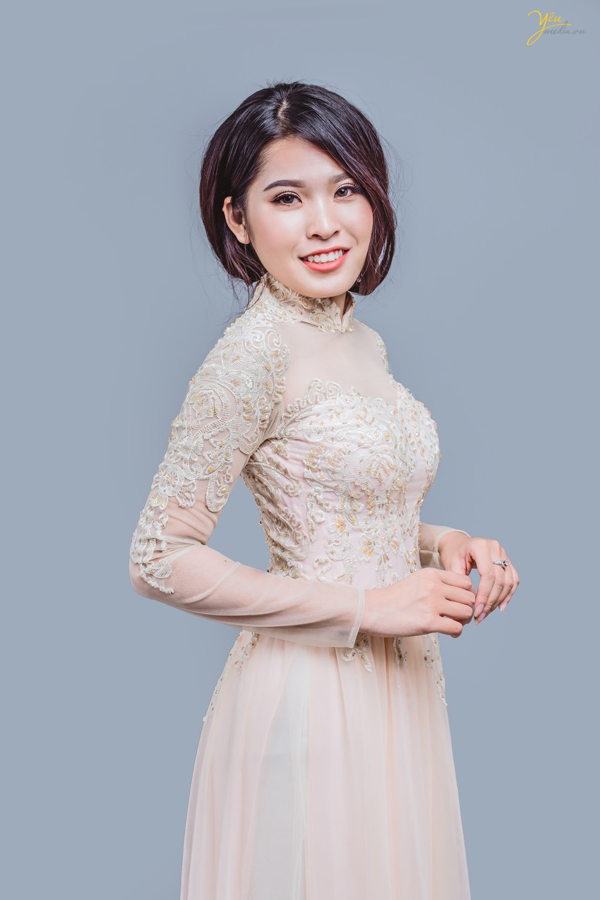 họa tiết ren nổi hoa văn vô cùng tinh tế