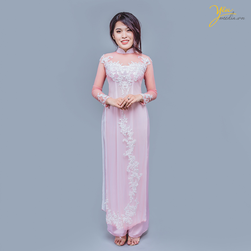 màu hồng nhẹ nhàng, nền nã, thiết kế hoa văn tinh tế