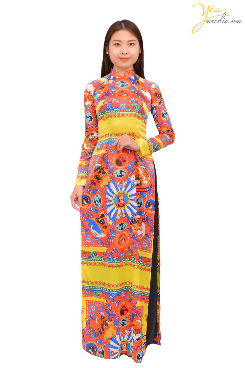 Áo dài 74 là mẫu áo được nhiều bạn trẻ ưa chuộng để thuê mặc trong dịp Tết hay những dịp tụ tập - event vui vẻ của công ty - tập đoàn. Mầu sắc sặc sỡ, trẻ trung, kiểu dáng tôn lên thân hình cao, thanh mảnh - là ưu điểm mà khách hàng lựa chọn bộ trang phục này khi tới Yêu Media.