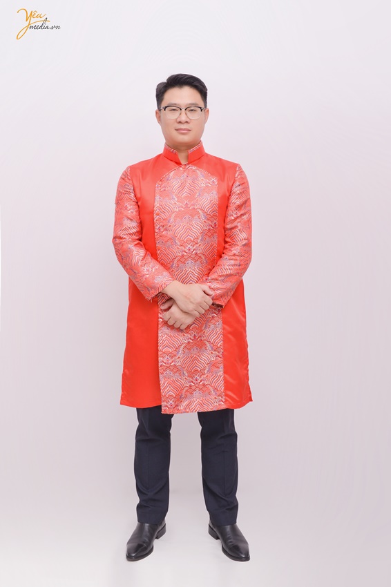Chụp ảnh áo dài Tết cho nhân viên công ty trong studio
