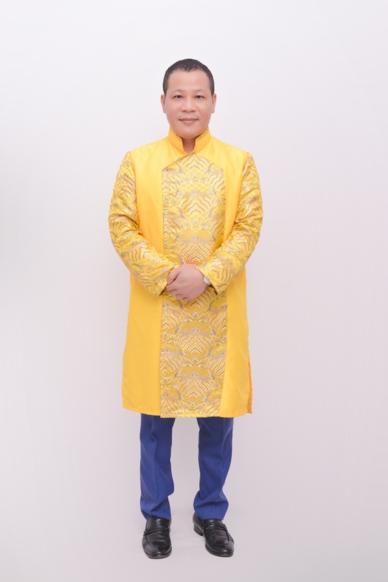 Chụp ảnh áo dài Tết cho nhân viên công ty trong studio