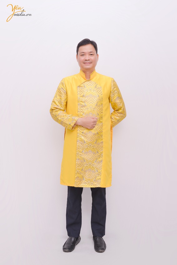 Chụp ảnh áo dài Tết cho nhân viên công ty trong studio