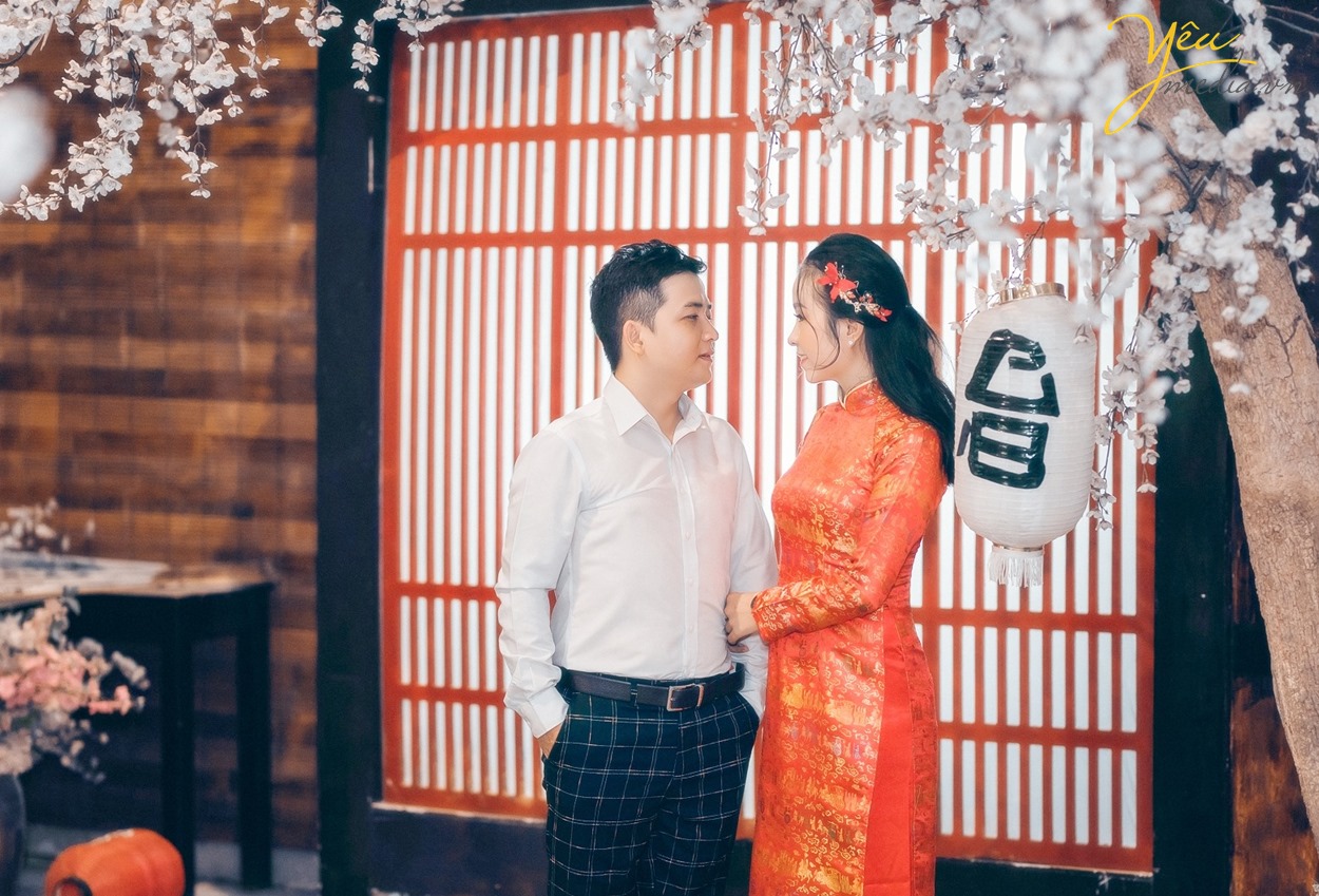 mặc áo dài và vest chụp ảnh cưới pre wedding tại hà nội