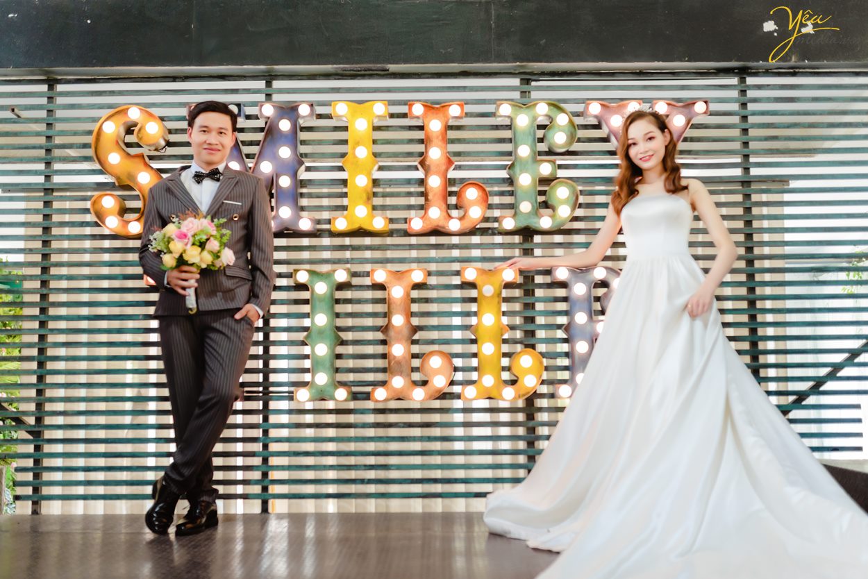 Bộ ảnh cưới lãng mạn tại phim trường SmileyVille Đông Anh - Hà Nội năm 2020 2021 concept mới