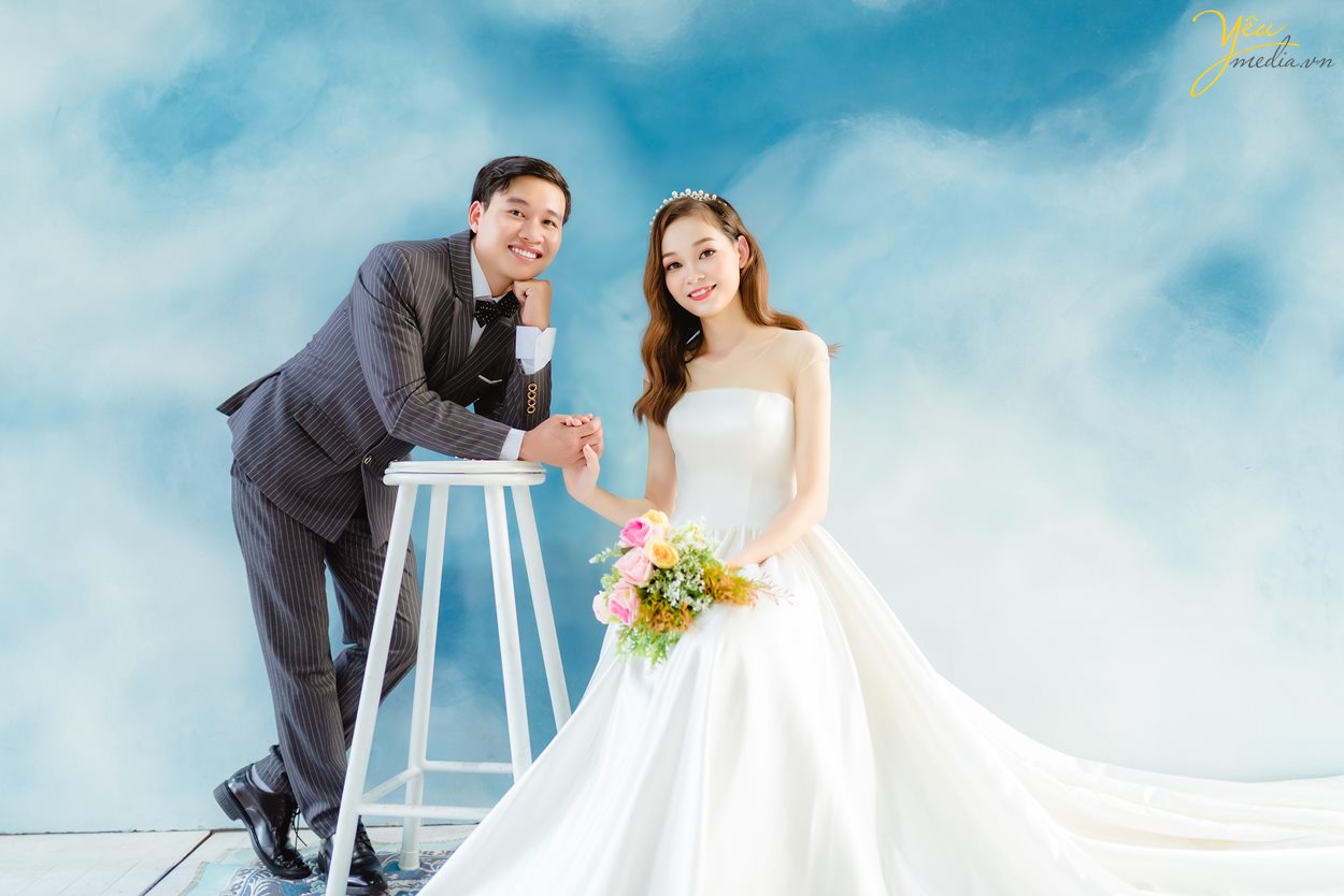 Bộ ảnh cưới lãng mạn tại phim trường SmileyVille Đông Anh - Hà Nội năm 2020 2021 concept mới