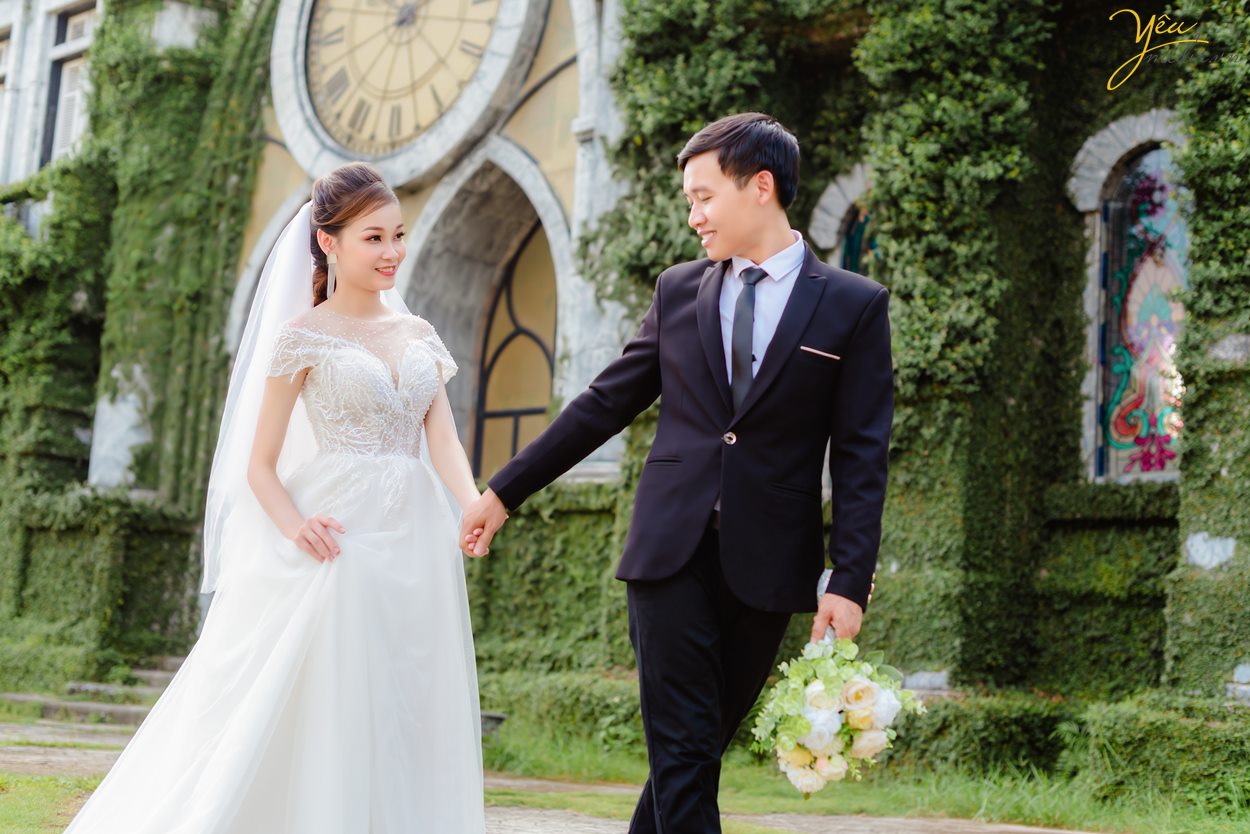 Bộ ảnh cưới lãng mạn tại phim trường SmileyVille Đông Anh - Hà Nội năm 2020 2021 concept mới