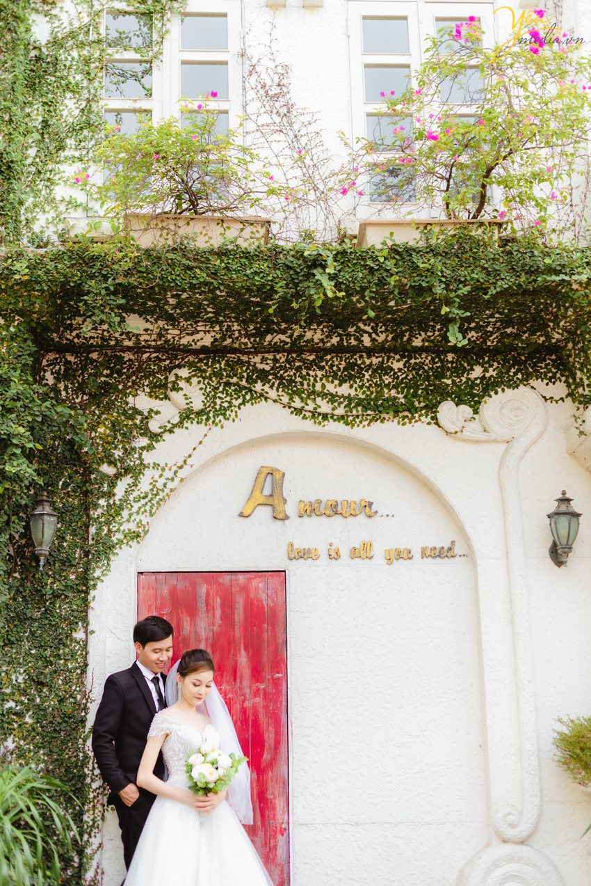 Bộ ảnh cưới lãng mạn tại phim trường SmileyVille Đông Anh - Hà Nội năm 2020 2021 concept mới