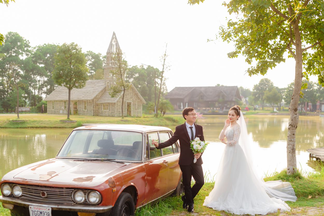 Bộ ảnh cưới lãng mạn tại phim trường SmileyVille Đông Anh - Hà Nội năm 2020 2021 concept mới