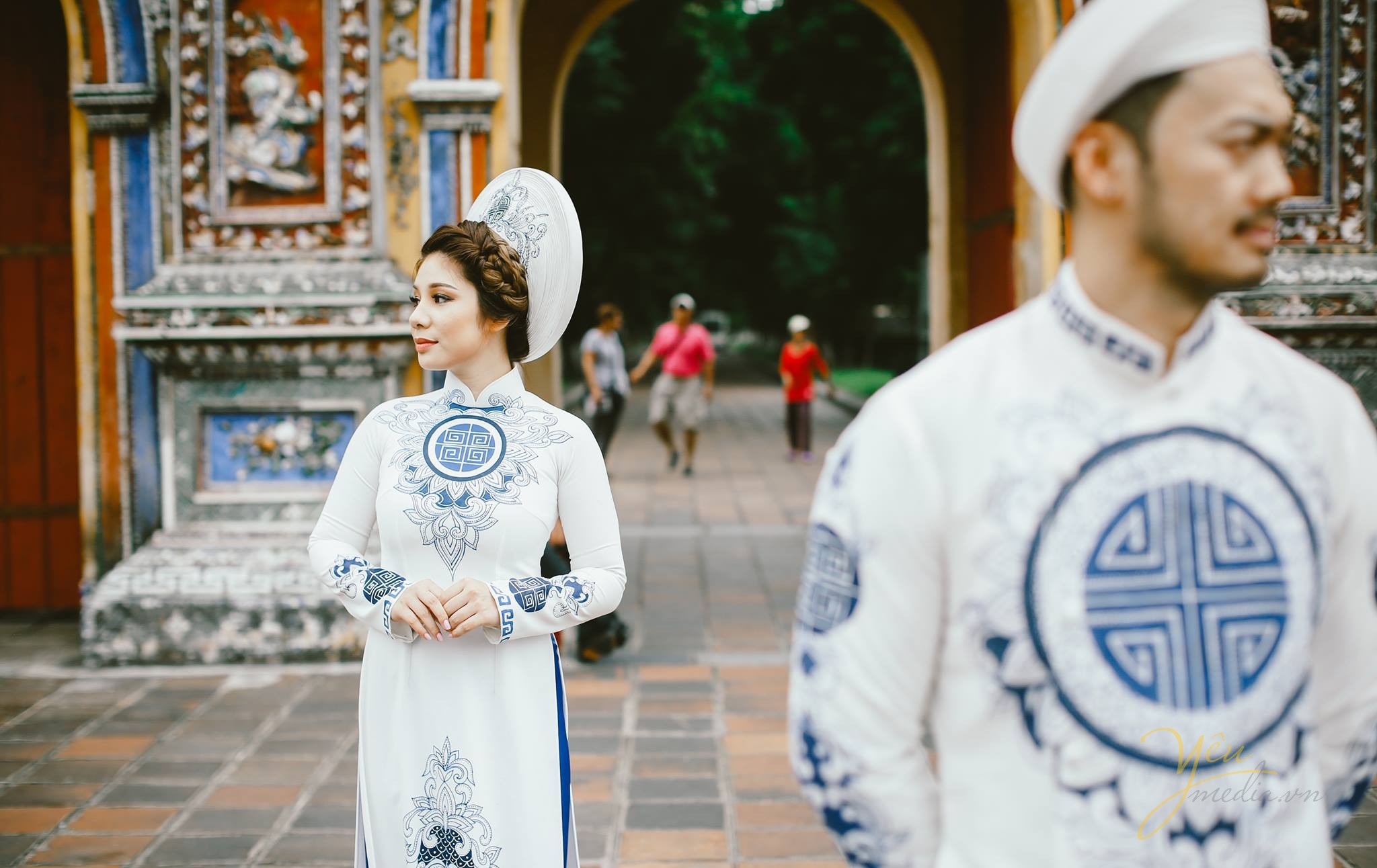 vẻ đẹp dịu dàng của cô dâu trong tà áo dài