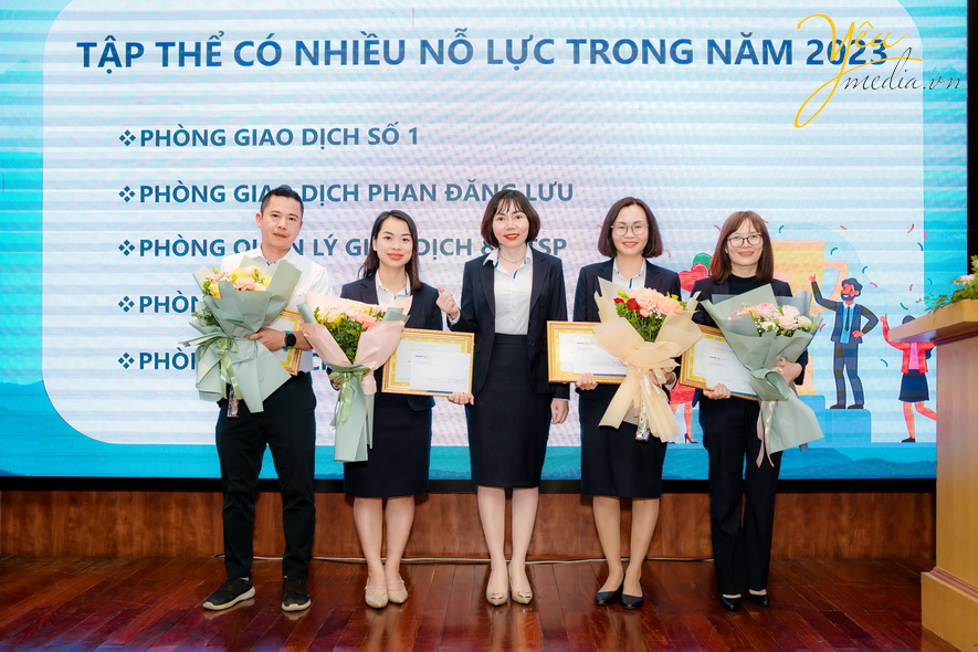 Cùng ngắm nhìn bộ ảnh lễ tổng kết của Công ty Cổ phần Chứng khoán Bảo Việt