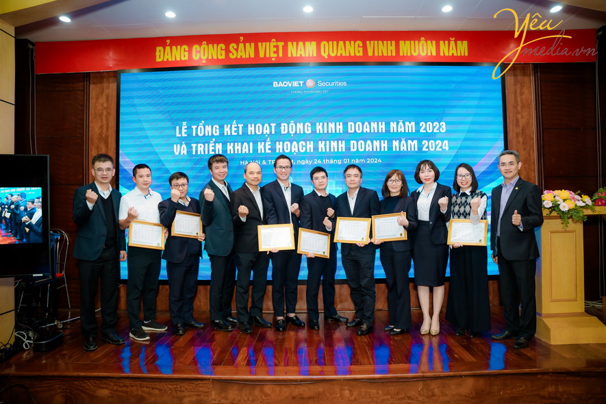 Cùng ngắm nhìn bộ ảnh lễ tổng kết của Công ty Cổ phần Chứng khoán Bảo Việt
