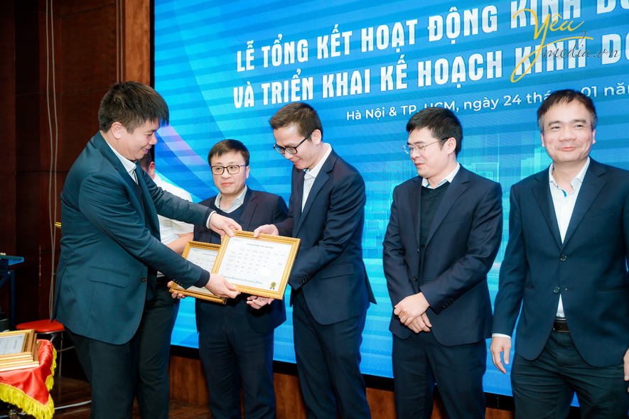 Cùng ngắm nhìn bộ ảnh lễ tổng kết của Công ty Cổ phần Chứng khoán Bảo Việt