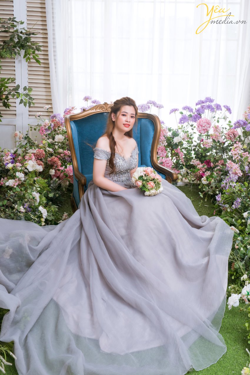 Yêu Media với nhiều năm kinh nghiệm trong lĩnh vực chụp ảnh gia đình đẹp, album gia đình đẹp là một địa điểm uy tín, chất lượng để bạn lựa chọn. Yêu Media từng thực hiện rất nhiều album gia đình đẹp tại nhiều địa điểm như: phim trường, tại gia, studio, ngoại cảnh... Chúng tôi tự hào mang đến cho bạn những dịch vụ tốt nhất.